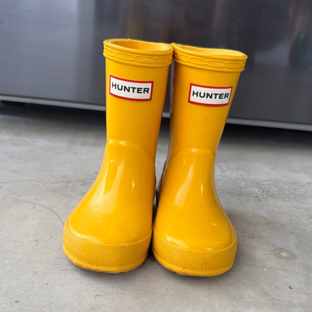 Hunter Vibrant Yellow Waterproof Boots - size us5